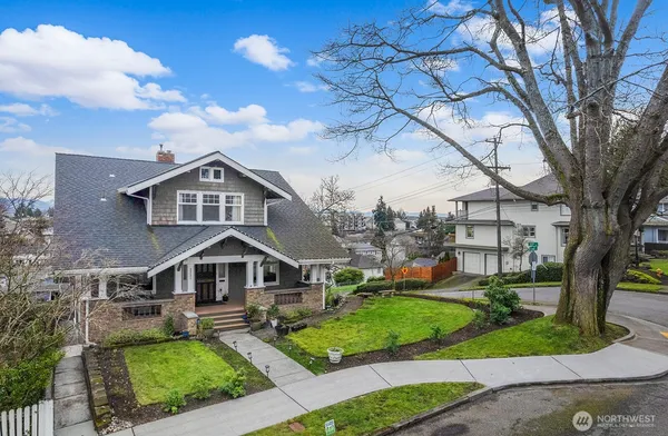$965,000 | 3231 Grand Avenue, Everett, WA 98201