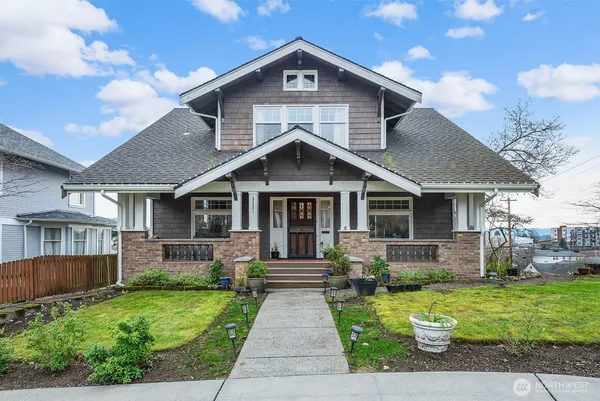 $965,000 | 3231 Grand Avenue, Everett, WA 98201