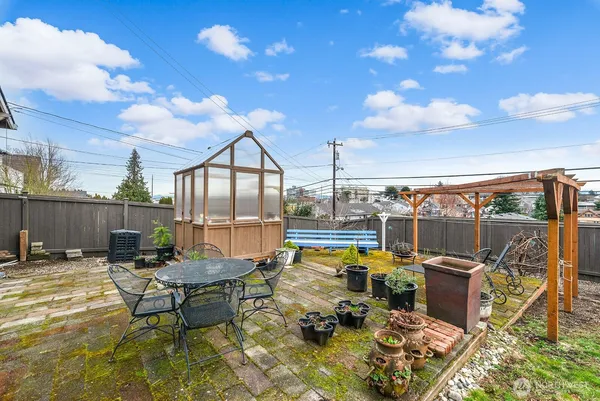 $965,000 | 3231 Grand Avenue, Everett, WA 98201