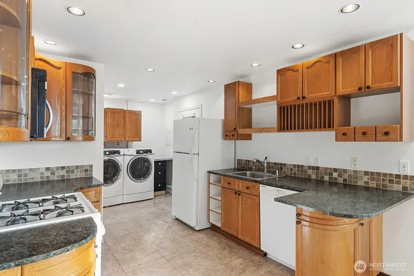 $965,000 | 3231 Grand Avenue, Everett, WA 98201