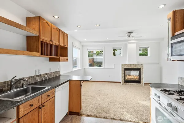 $965,000 | 3231 Grand Avenue, Everett, WA 98201