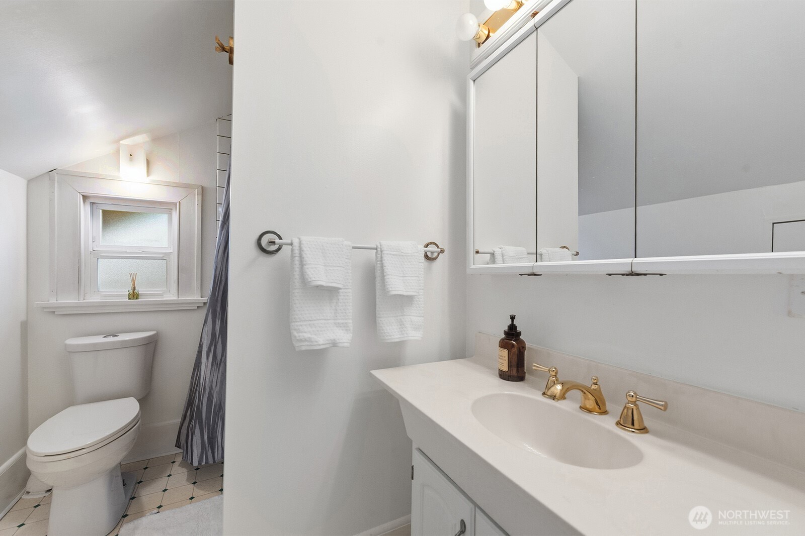3231 Grand Avenue Everett, WA 98201 - Photo 29 of 40
