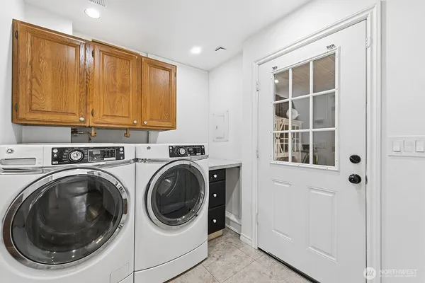 $965,000 | 3231 Grand Avenue, Everett, WA 98201