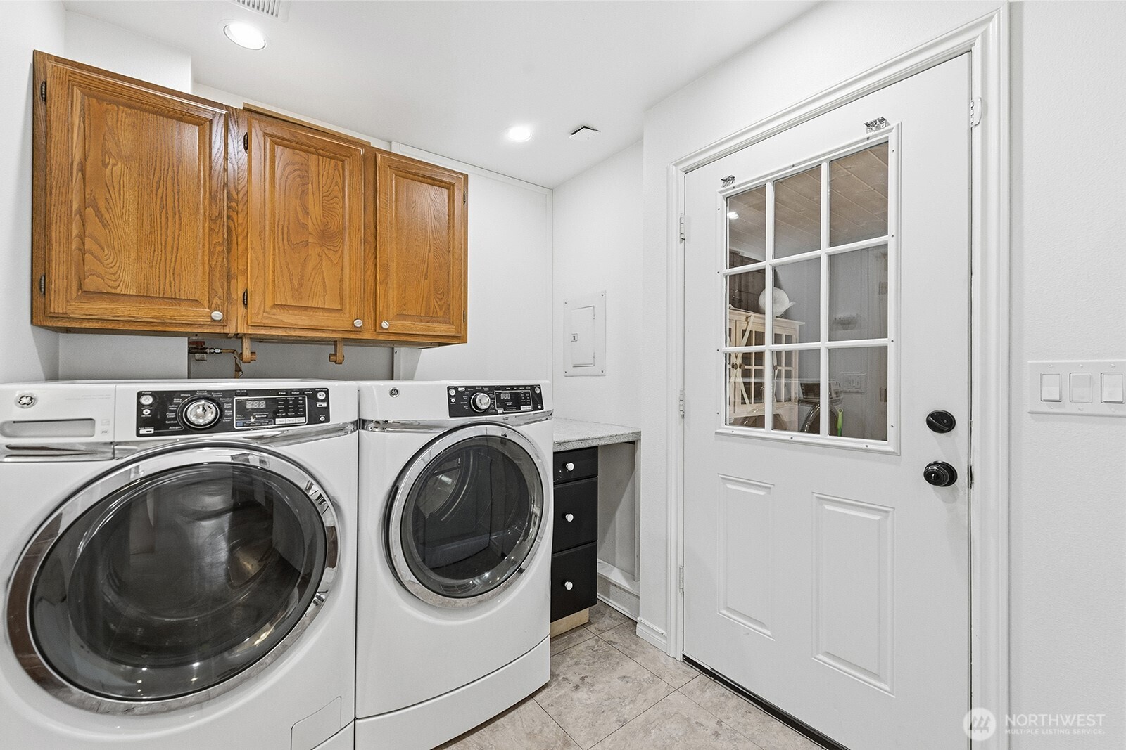 3231 Grand Avenue Everett, WA 98201 - Photo 38 of 40