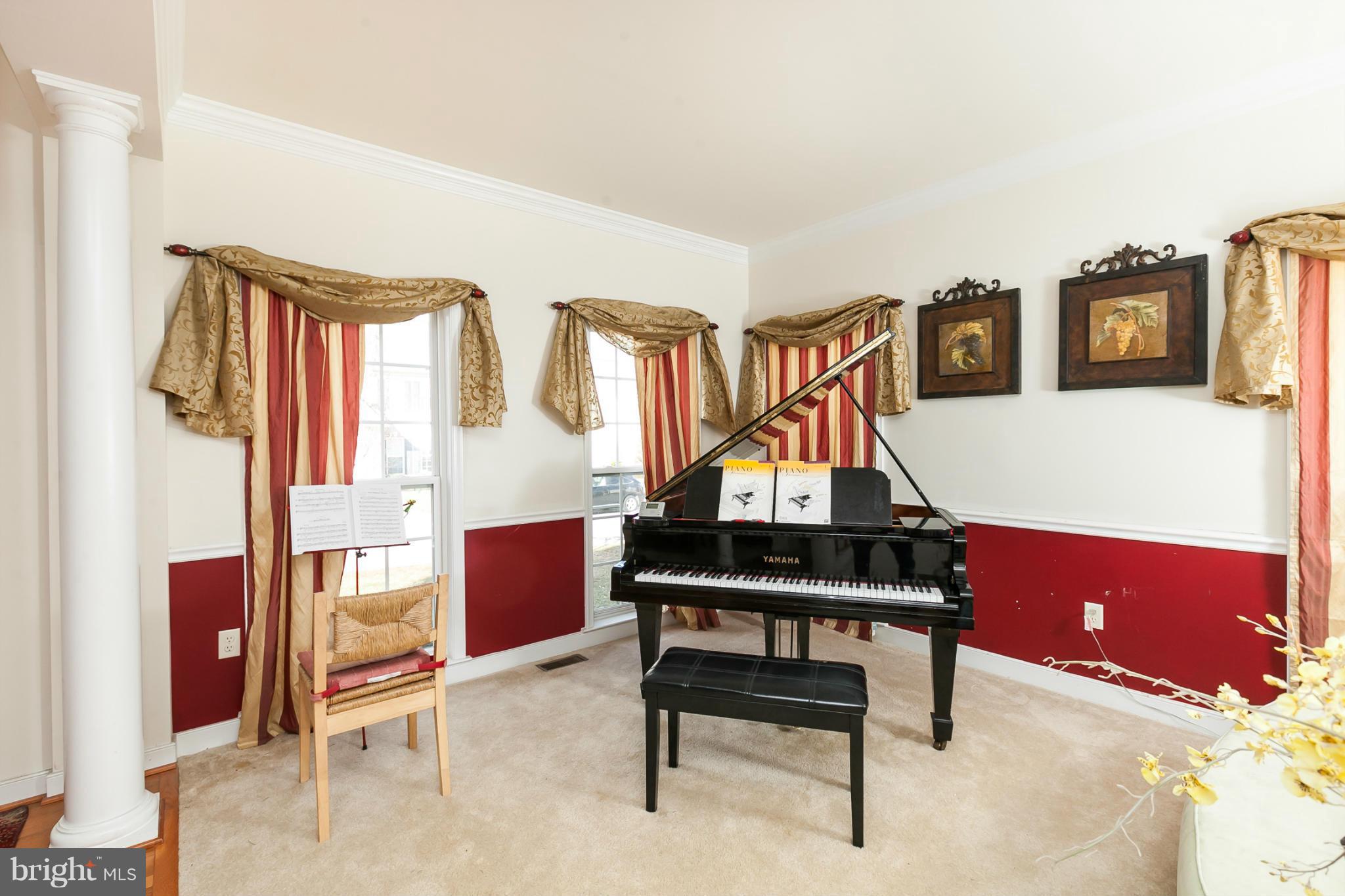 8339 Academy Road Ellicott City, MD 21043 - Photo 3 of 29 Living Room