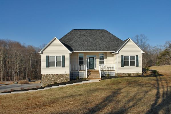 107 Little Creek Road Moneta, VA 24121 - Photo 1 of 13 Like New Lake Access Home