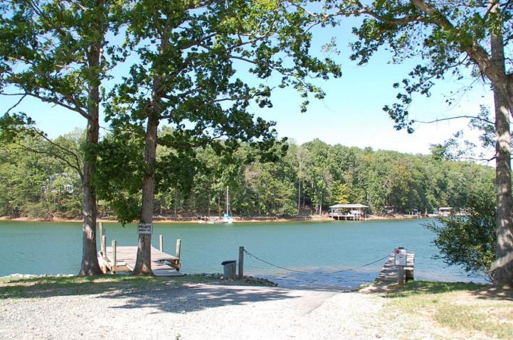 107 Little Creek Road Moneta, VA 24121 - Photo 3 of 13 Community Boatramp