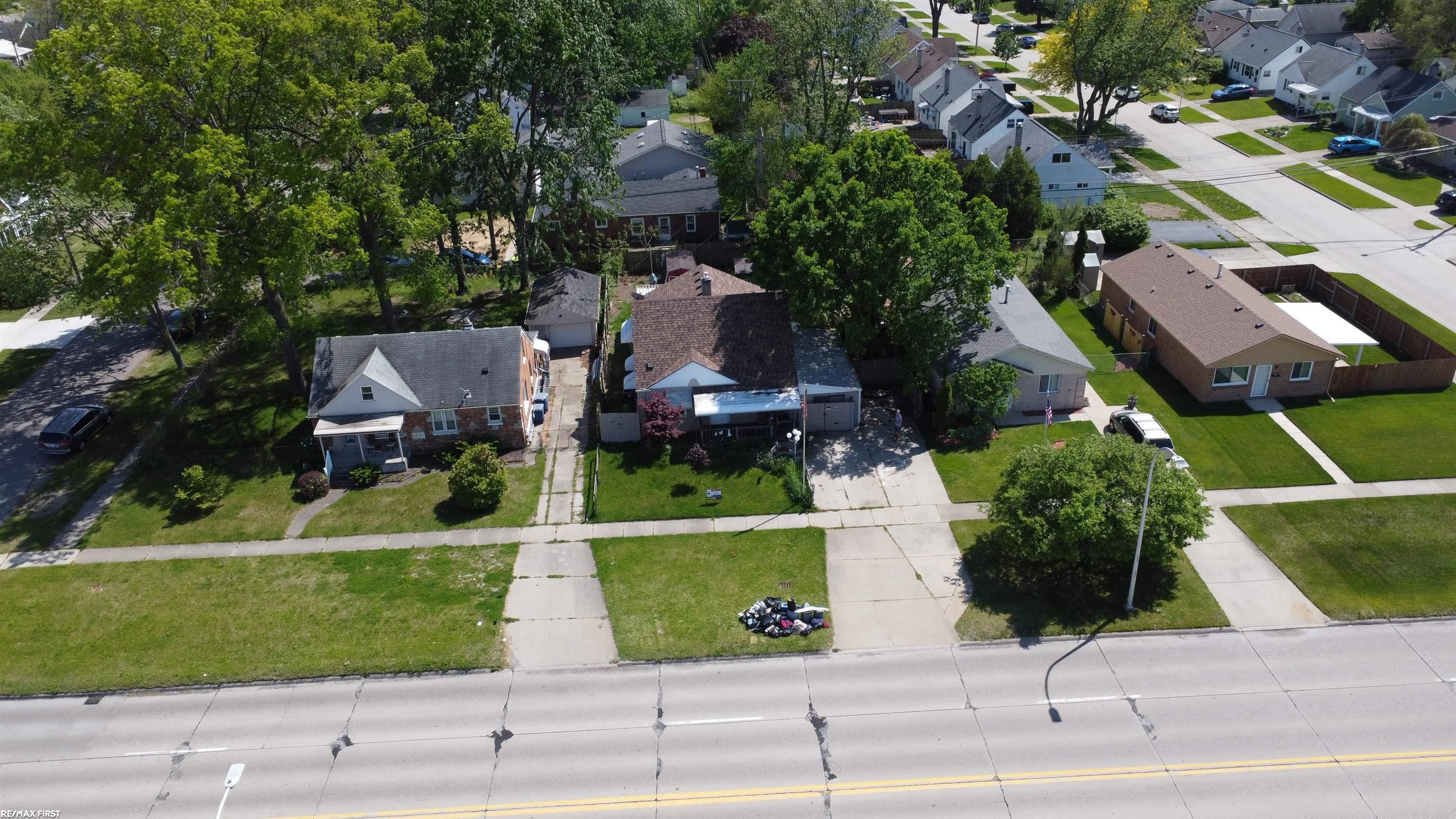 826 East 11 Mile Road Madison Heights, MI 48071 - Photo 27 of 29 50141860-2170f610-84c8-44e8-9241-5655ea58c655.JPG