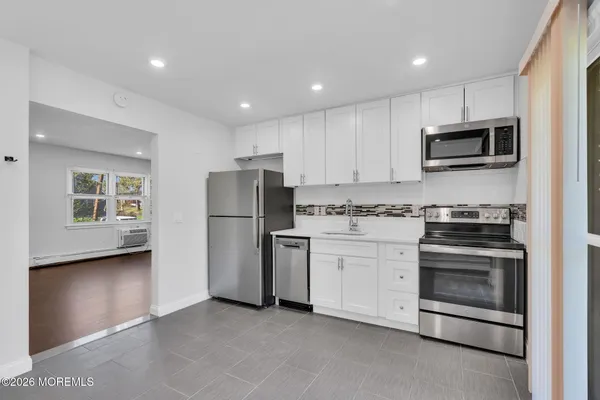 $2,600 | 96 East Avenue, Unit 97, Atlantic Highlands, NJ 07716