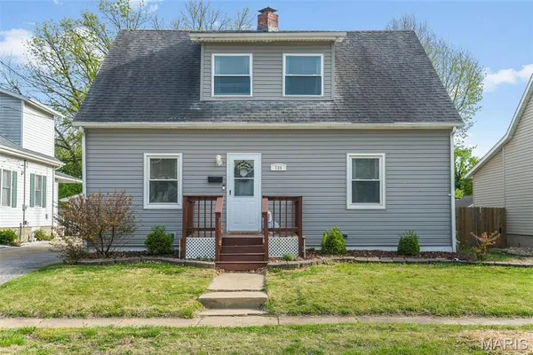 $180,000 | 726 Maple Street, Collinsville, IL 62234
