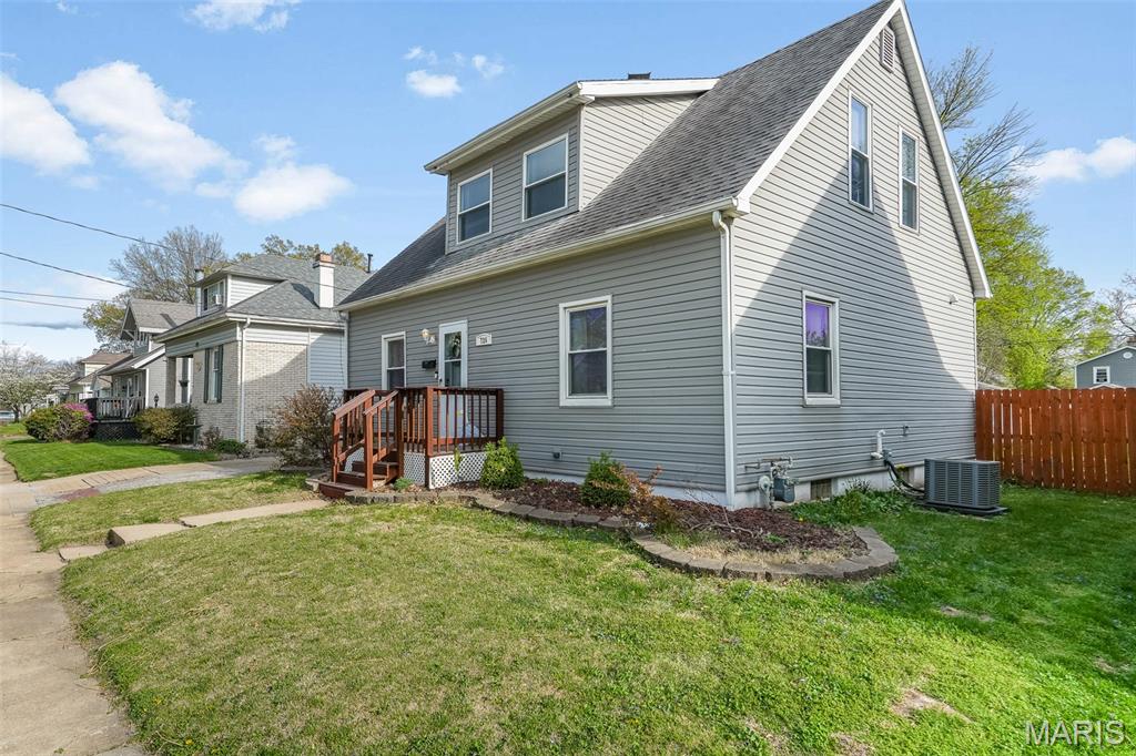 726 Maple Street Collinsville, IL 62234 - Photo 4 of 51