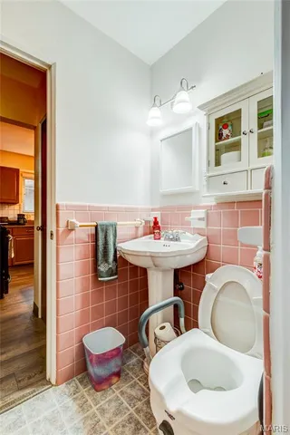 $225,000 | 18 Cardigan Drive, Ferguson, MO 63135