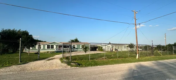 $475,000 | 162 Sassman Road, Marion, TX 78124