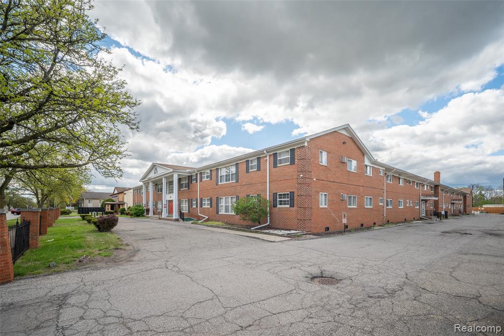 25301 Five Mile Road, Unit 227 Redford, MI 48239 - Photo 4 of 8