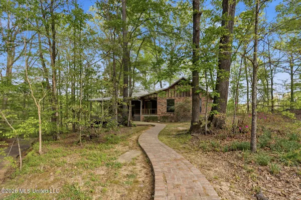 $275,000 | 110 Beechtree Road, Vicksburg, MS 39183