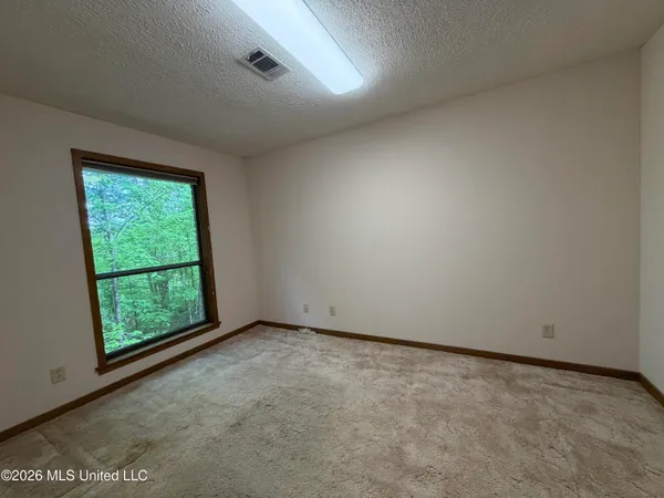 $275,000 | 110 Beechtree Road, Vicksburg, MS 39183