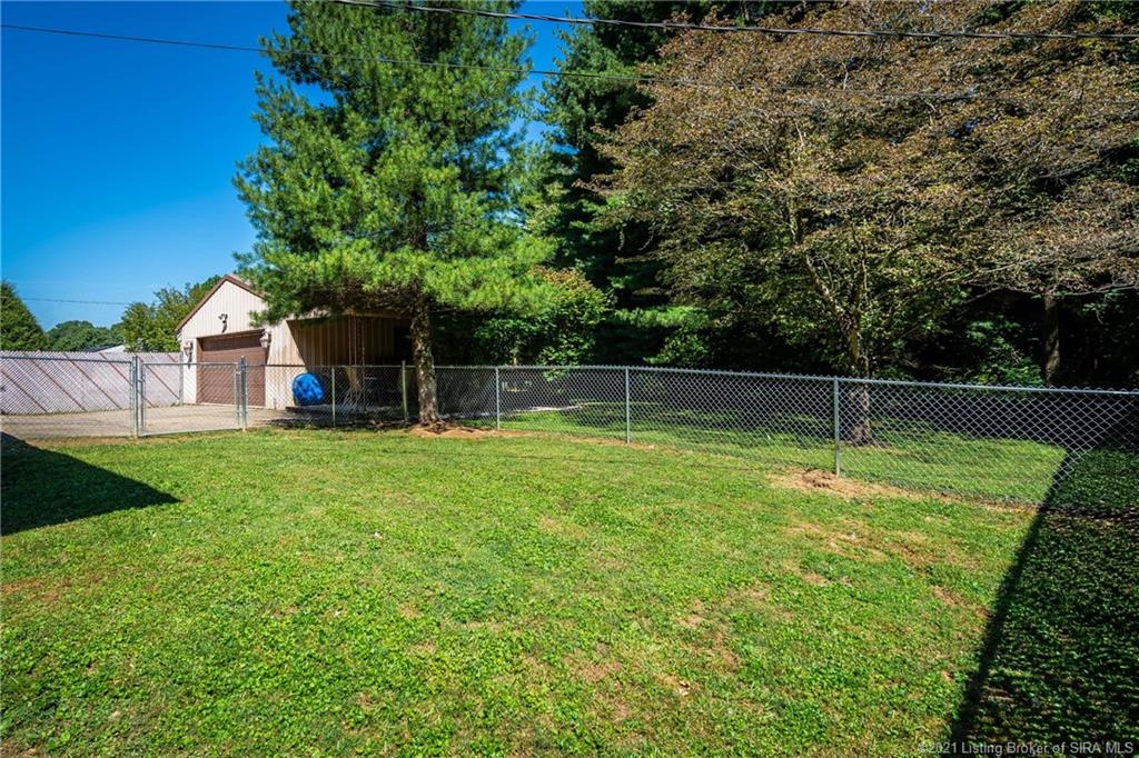 3096 Spickert Knob Road Floyds Knobs, IN 47119 - Photo 8 of 37 Gallery Image 8