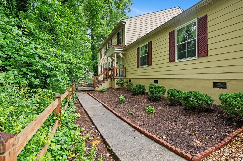 1351 Old Coach Road Southwest Marietta, GA 30008 - Photo 17 of 18