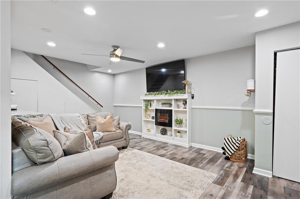 1351 Old Coach Road Southwest Marietta, GA 30008 - Photo 3 of 18