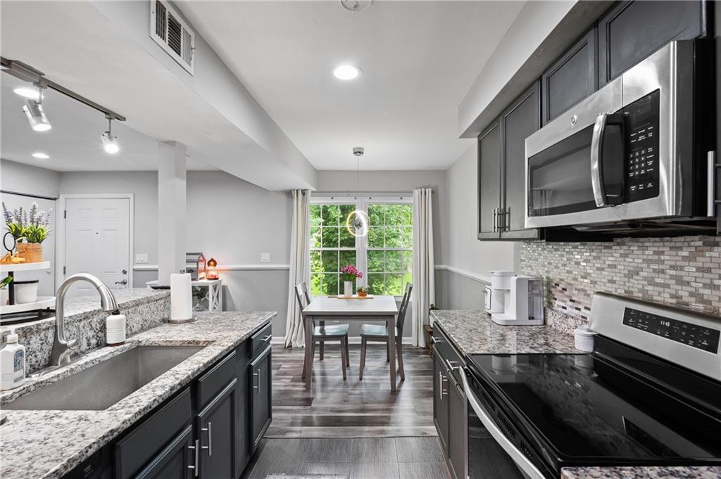 1351 Old Coach Road Southwest Marietta, GA 30008 - Photo 7 of 18