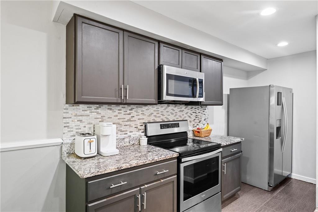 1351 Old Coach Road Southwest Marietta, GA 30008 - Photo 8 of 18