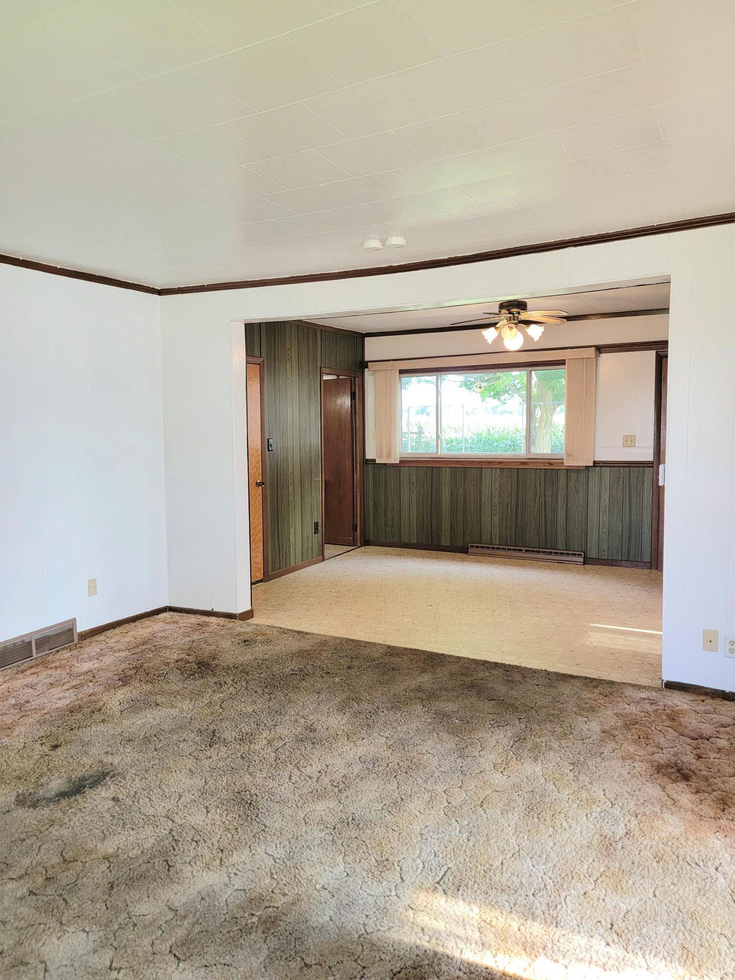 W8081 Parnell Road Mitchell, WI 53011 - Photo 6 of 43 living into dinning