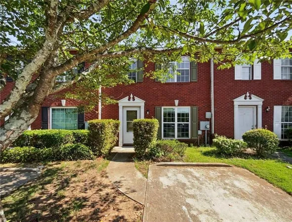 $1,925 | 5823 Strathmoor Manor Circle, Lithonia, GA 30058