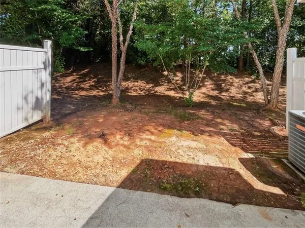 $1,925 | 5823 Strathmoor Manor Circle, Lithonia, GA 30058