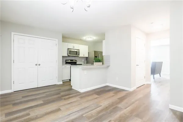 $1,925 | 5823 Strathmoor Manor Circle, Lithonia, GA 30058