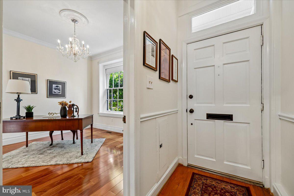126 E Street Southeast Washington, DC 20003 - Photo 2 of 38