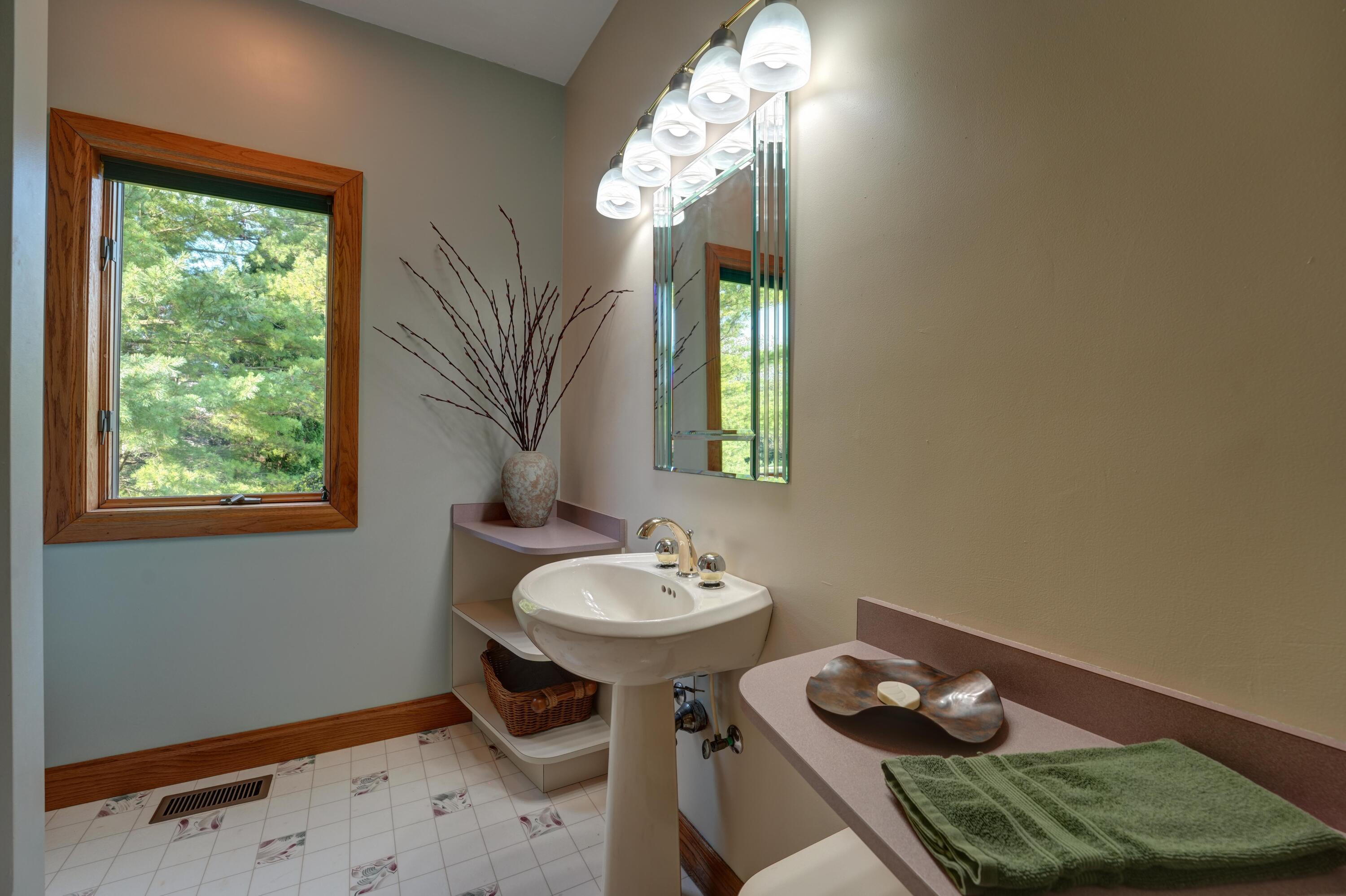 6372 Hartzell Road Greenville, OH 45331 - Photo 47 of 87 GUEST BATH