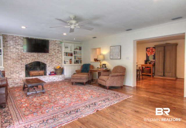 374 Ridgewood Circle Fairhope, AL 36532 - Photo 13 of 22 family room
