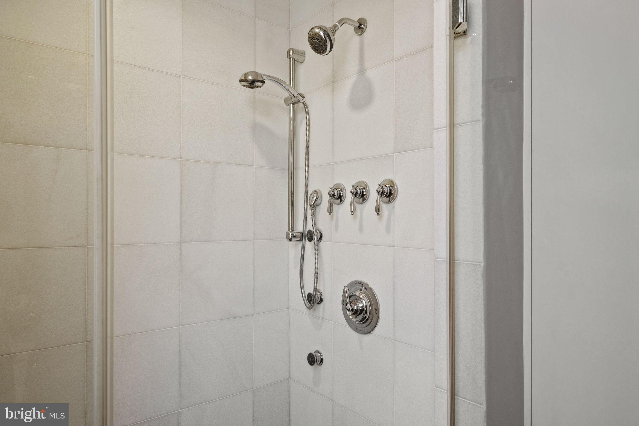 2049 Walnut Street, Unit 1R Philadelphia, PA 19103 - Photo 17 of 18