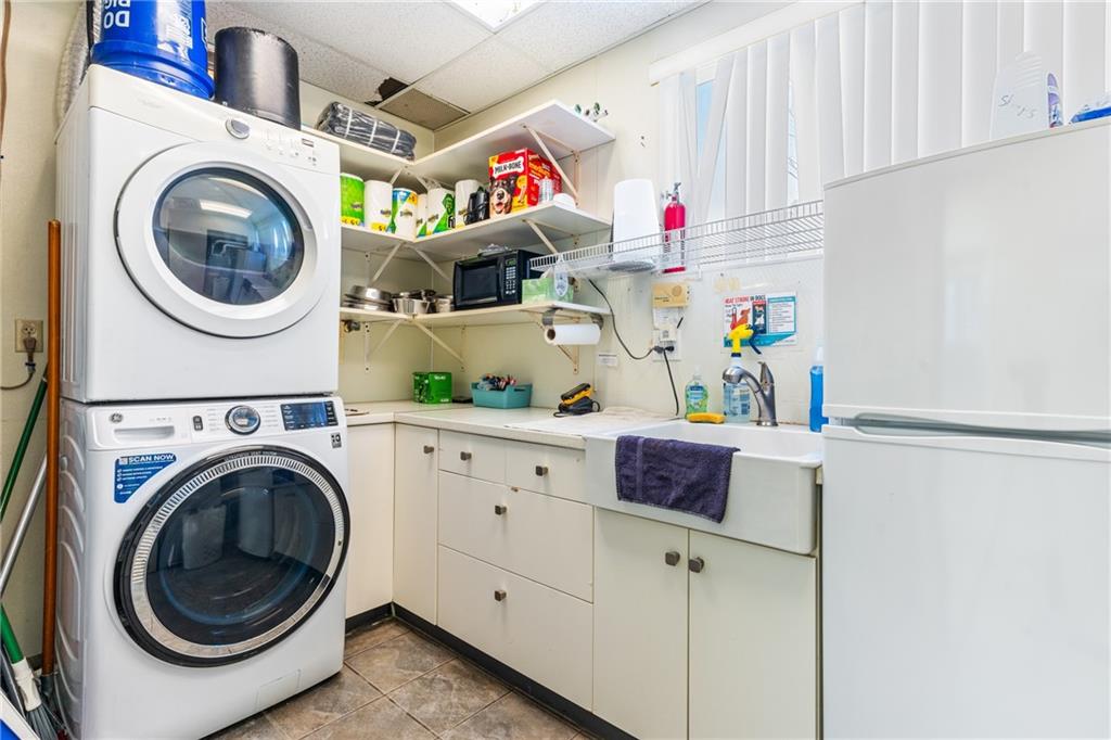 316 Noll Road Georgetown, PA 15043 - Photo 43 of 48 a utility room with dryer and washer