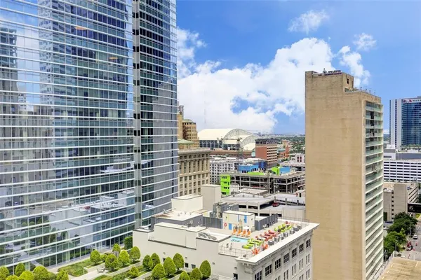 $2,850 | 914 Main Street, Unit 1406, Houston, TX 77002