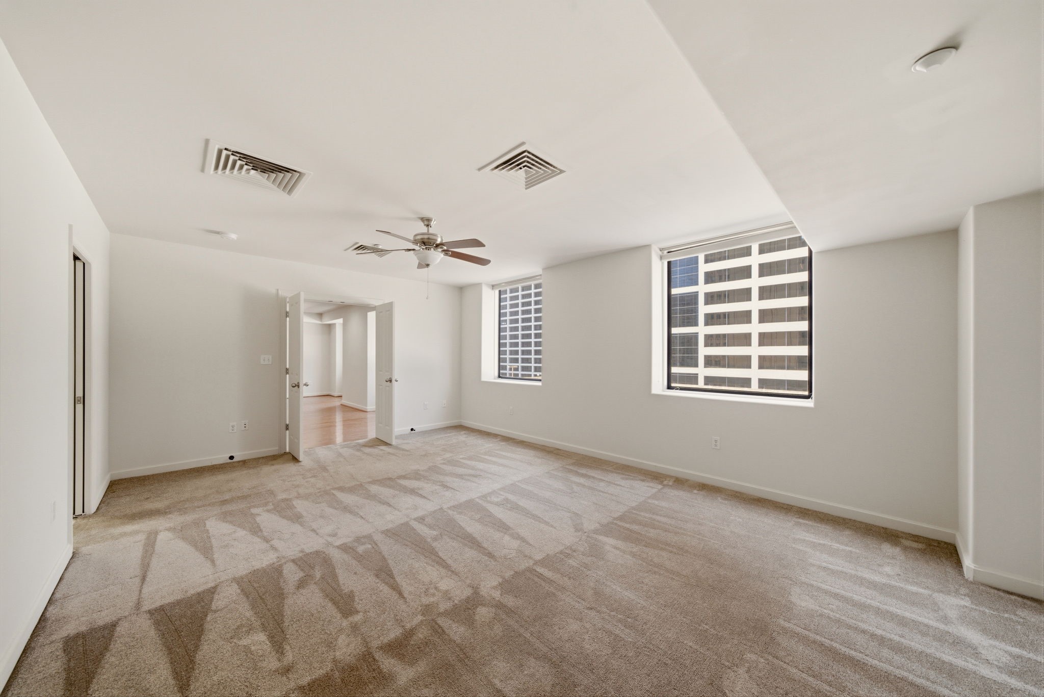 914 Main Street, Unit 1406 Houston, TX 77002 - Photo 6 of 29