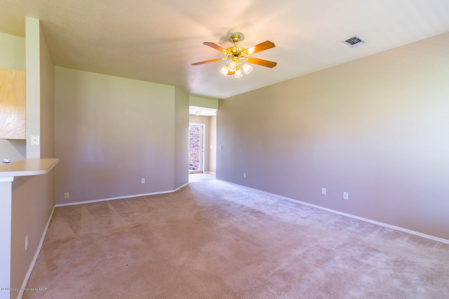4808 Capulin Lane Amarillo, TX 79110 - Photo 2 of 14 Living Room