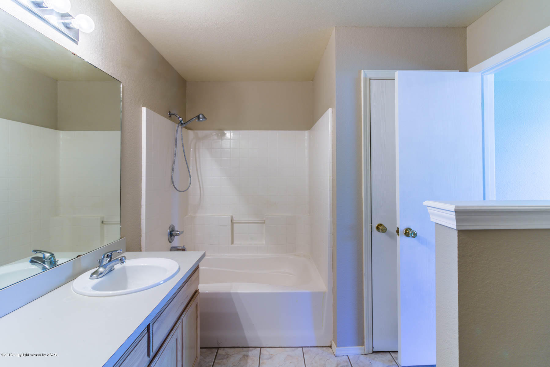 4808 Capulin Lane Amarillo, TX 79110 - Photo 8 of 14 Master Bath