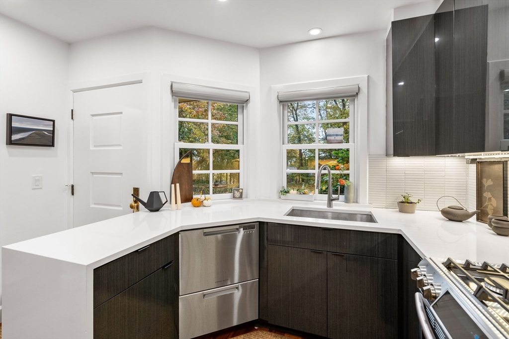 76 Ober Road, Unit 76 Newton, MA 02459 - Photo 14 of 27