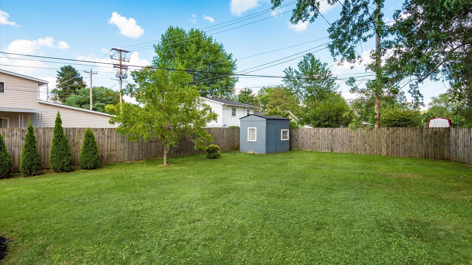 143 Rae Court Heath, OH 43056 - Photo 38 of 42 44-z 143 Rae090