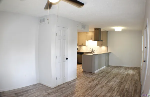 $1,250 | 140 Wylie Drive, Unit 4, Baton Rouge, LA 70808