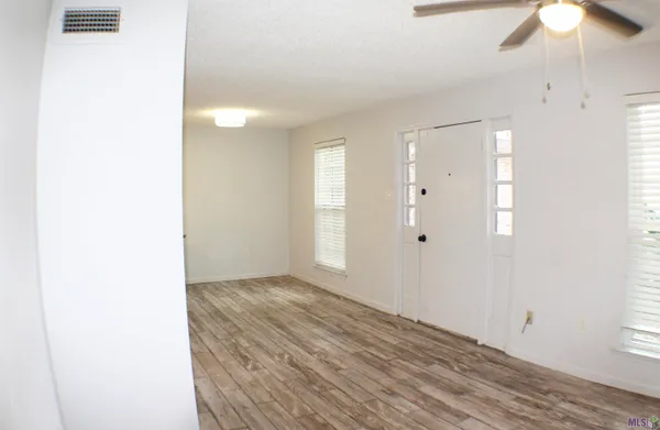 $1,250 | 140 Wylie Drive, Unit 4, Baton Rouge, LA 70808