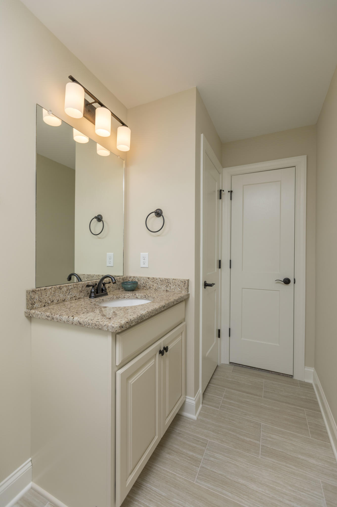 2350 Rivendell Lane, Unit LOT 22 Chattanooga, TN 37421 - Photo 23 of 32 Upstairs guest bath
