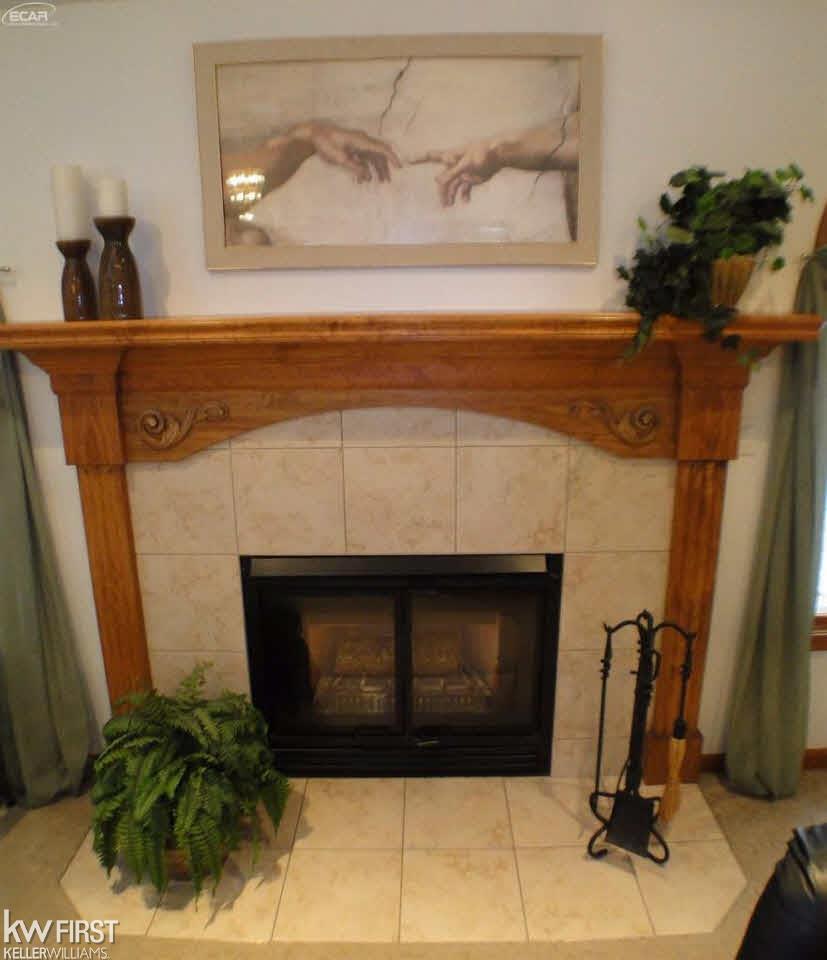6465 Hartland Road Fenton, MI 48430 - Photo 7 of 41 21269352-6.JPG