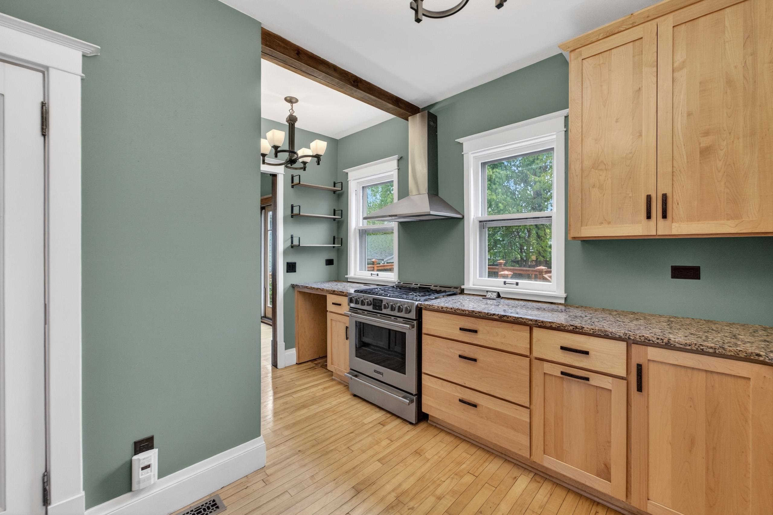 205 Dixon Street Madison, WI 53704 - Photo 12 of 39