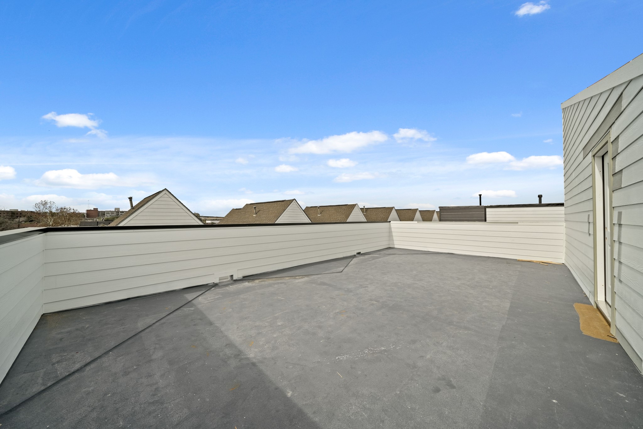 321 North Nagle Street Houston, TX 77003 - Photo 15 of 22 a view of an outdoor space with mountain view