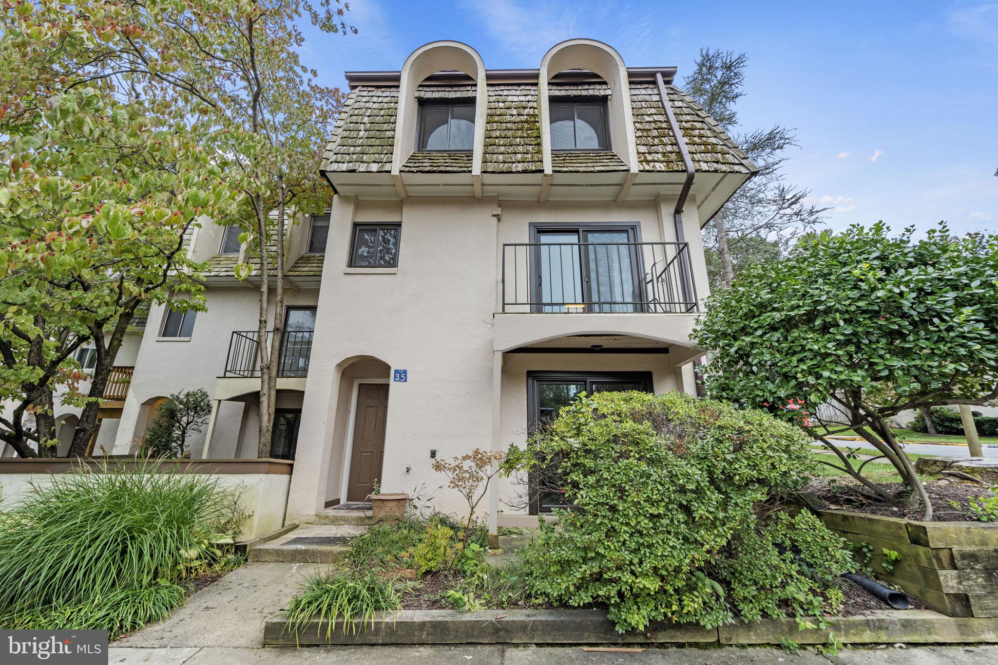 1635 Valencia Way Reston, VA 20190 - Photo 1 of 38