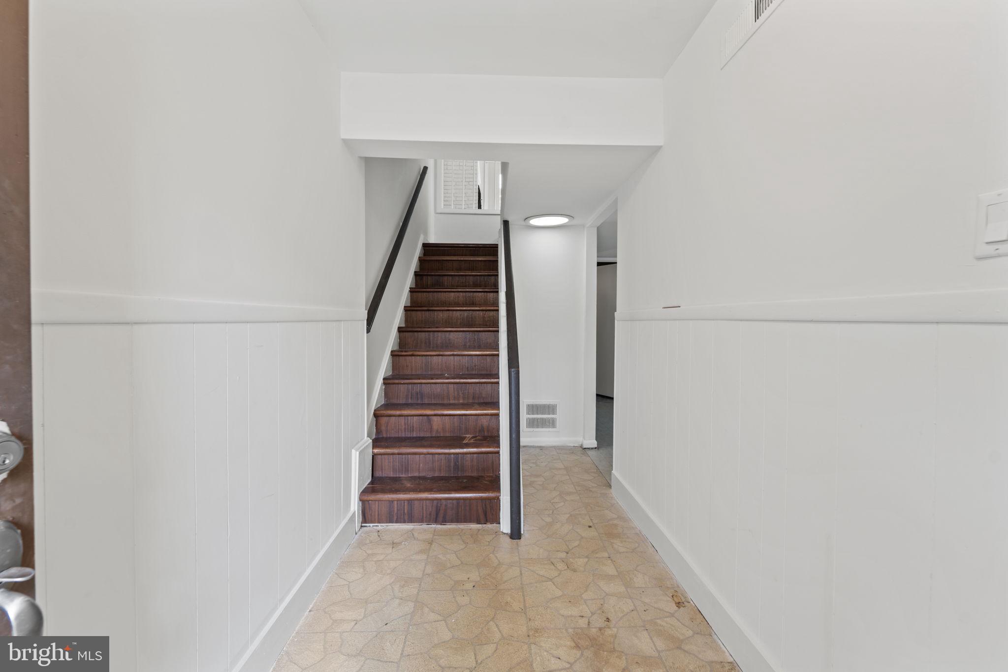 1635 Valencia Way Reston, VA 20190 - Photo 14 of 38