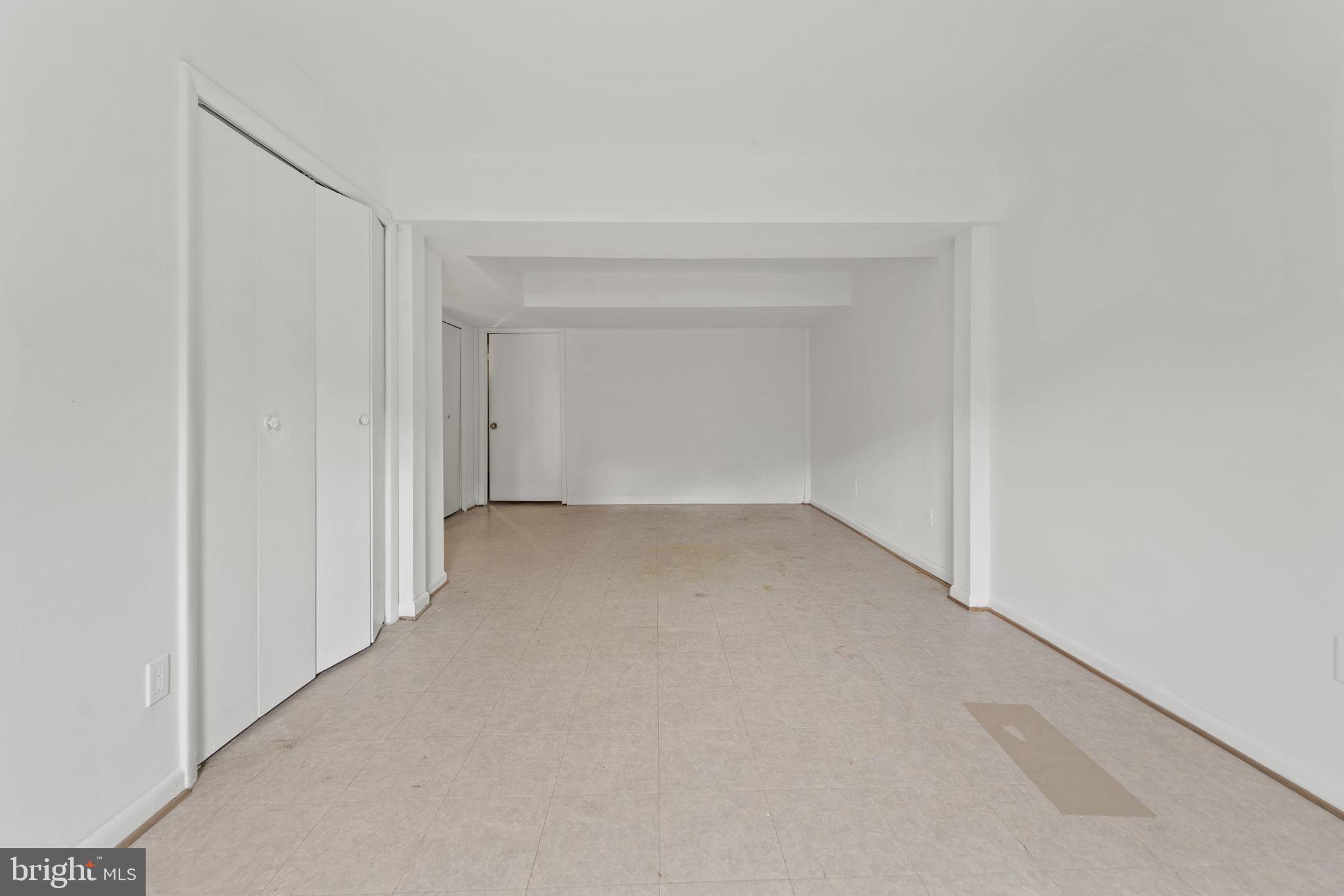 1635 Valencia Way Reston, VA 20190 - Photo 23 of 38