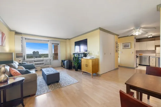 $260,000 | 5900 Arlington Avenue, Unit 15E | North Riverdale